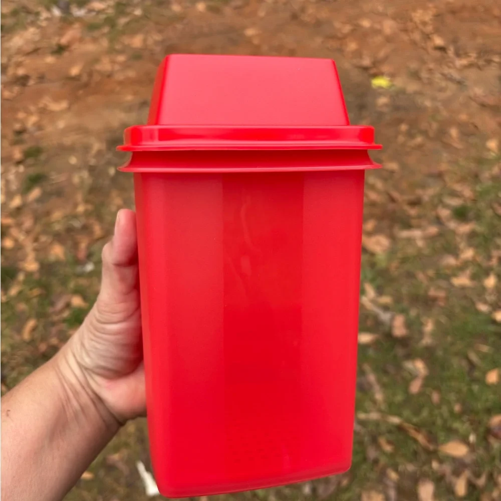 Tupperware Pick a Deli Small Container 4.5 Cups (1 L)